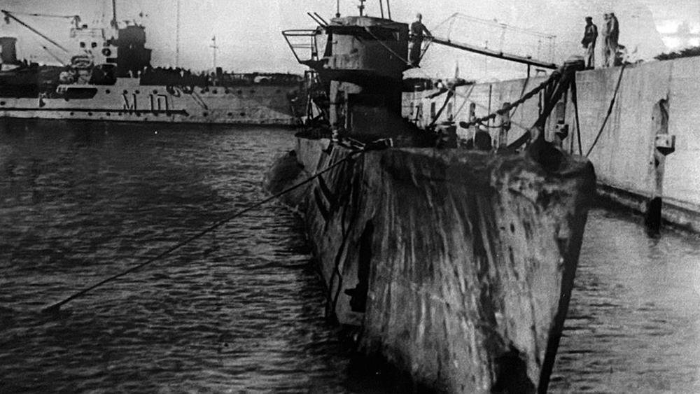 En el final de la Segunda Guerra, un submarino nazi en el Puerto