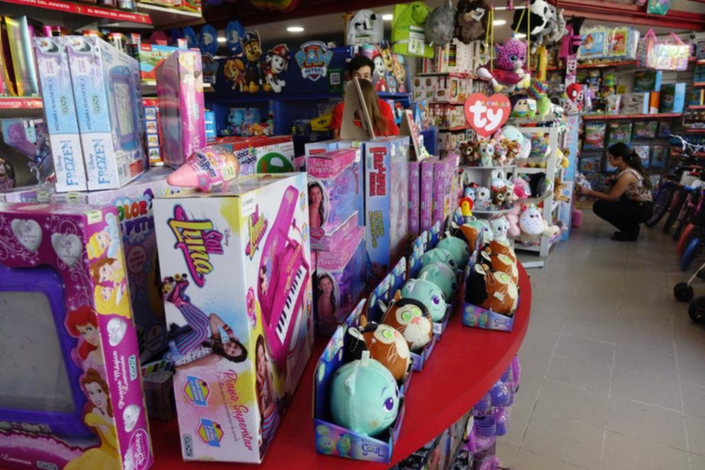 Los Reyes, con la bolsa más chica: menos ventas en la Ciudad y en el país
