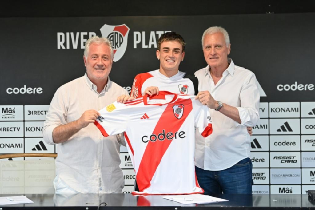 River se aseguró por tres años al volante uruguayo Fonseca