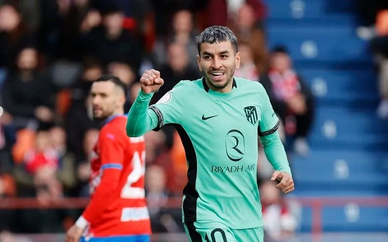 Atlético de Madrid ganó con un gol de Angel Correa y sigue firme