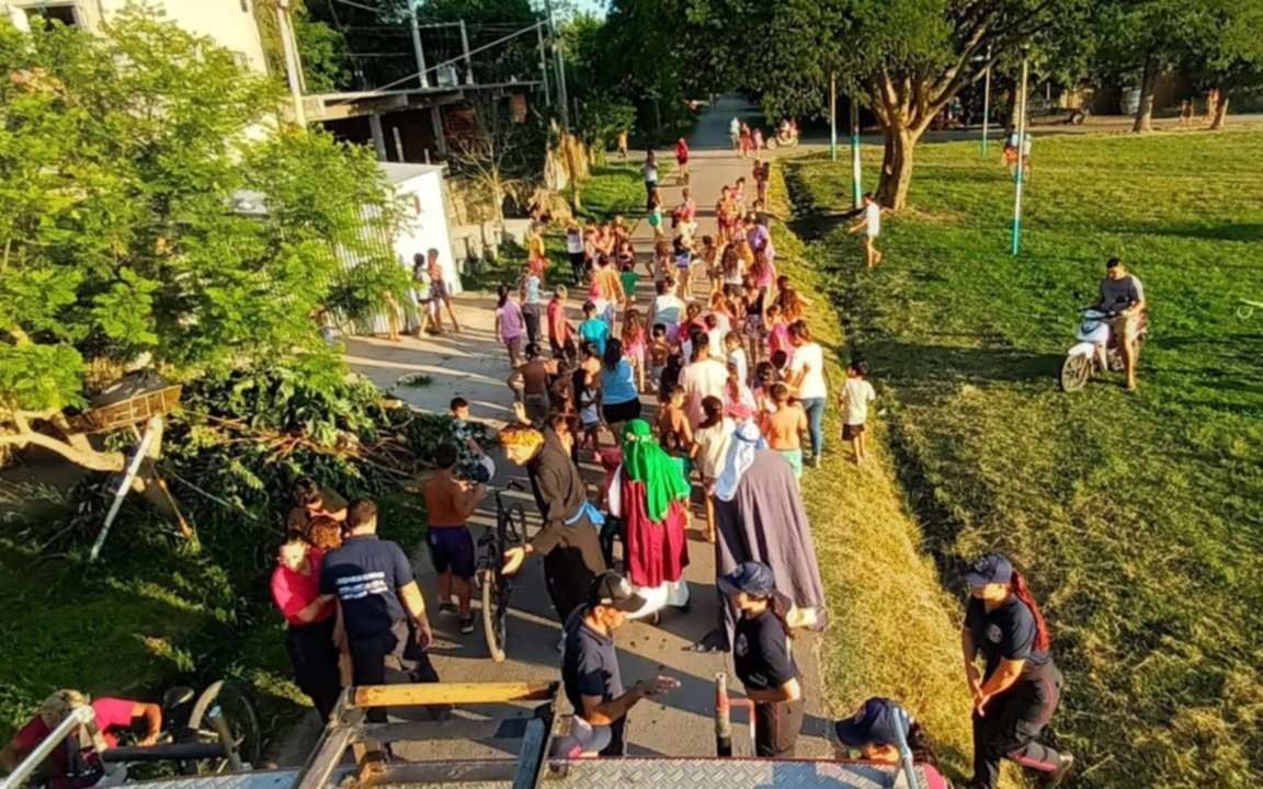 Reyes Magos en Arturo Seguí: los chicos del barrio recibieron una visita especial