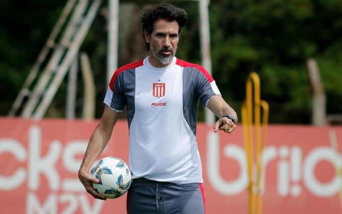 Con plantel completo: firma Meza y ¿se acerca Arias?