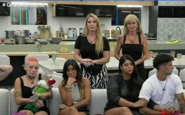 Bombazo en Gran Hermano: Isabel abandonó el reality y la casa quedó con dos grupos divididos