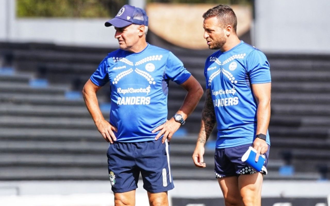 Gimnasia continúa su pretemporada en Uruguay y espera la llegada de los refuerzos