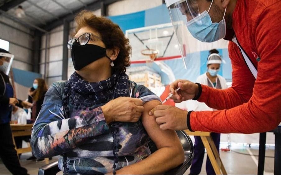 Crecen los casos de Covid: uno por uno, los centros de vacunación en La Plata, Berisso y Ensenada