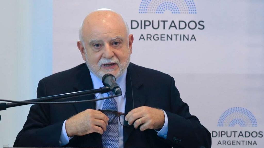 El Gobierno pidió que la Justicia no intervenga en las causas contra el DNU