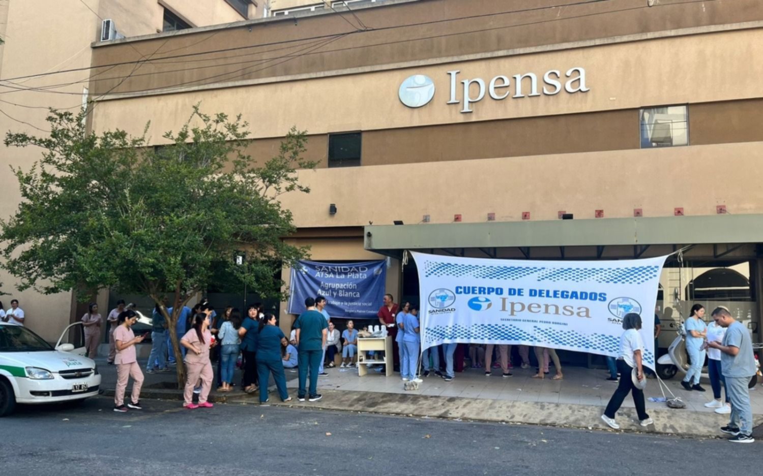 Sigue trabado el conflicto en clínicas de La Plata y mantienen medidas de fuerza que resienten la atención