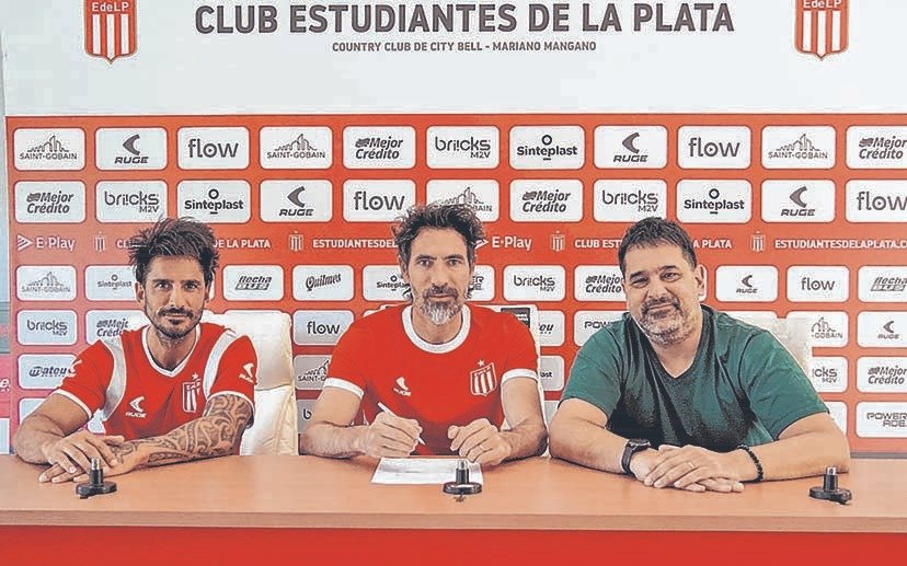 Domínguez extendió contrato y Rollheiser se queda 6 meses