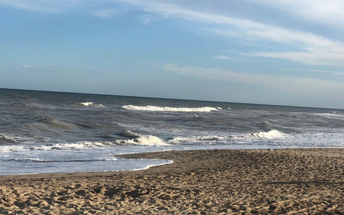 Fueron a pescar en kayak a Pinamar y desaparecieron: buscan desesperadamente a dos amigos en Cariló