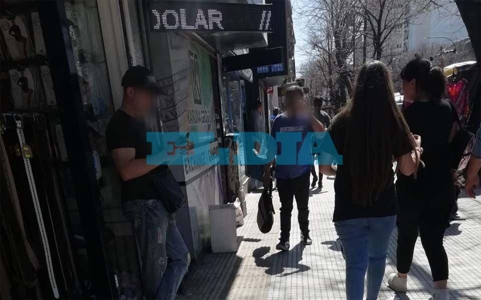Dólar blue hoy y dólar hoy: otro salto de $50 este miércoles