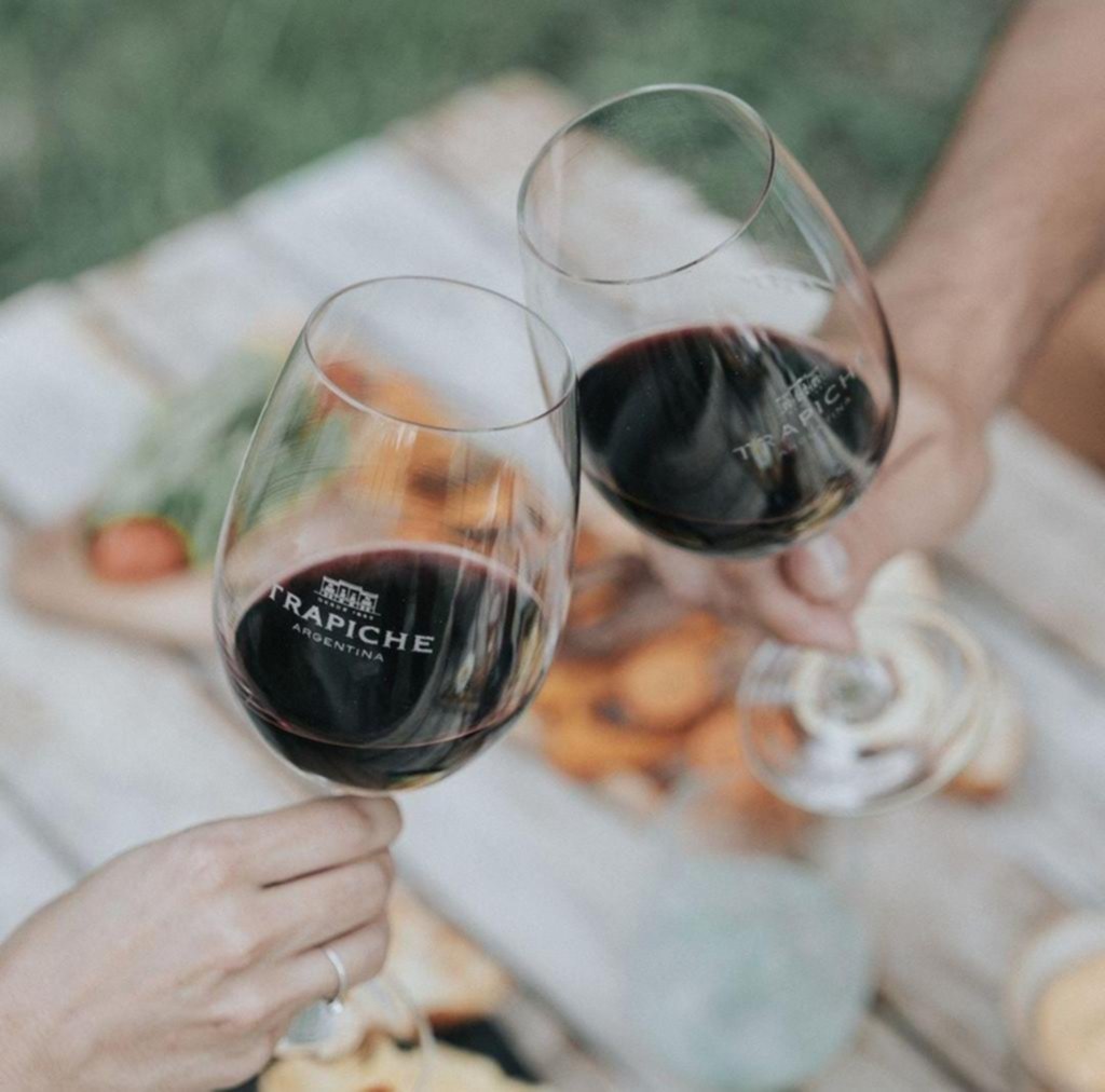 Noches cálidas con buen vino