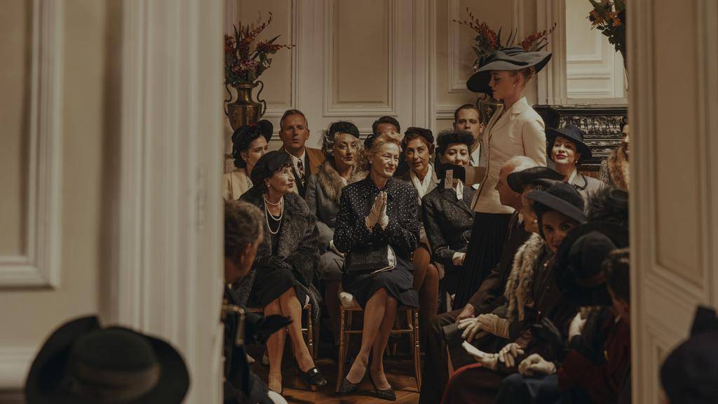 Balenciaga y sus 30 años en Paris llegan a Disney+