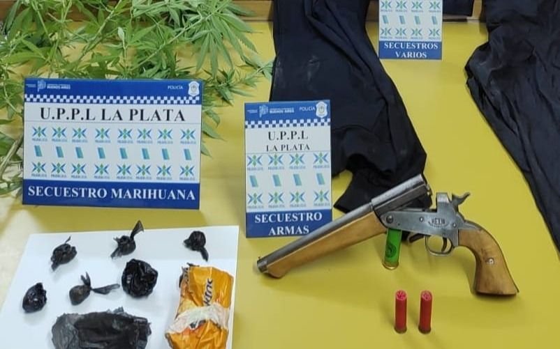 Cayó la "Banda de El Ruso" por un golpe en un pet shop de La Plata, aunque les encontraron de todo