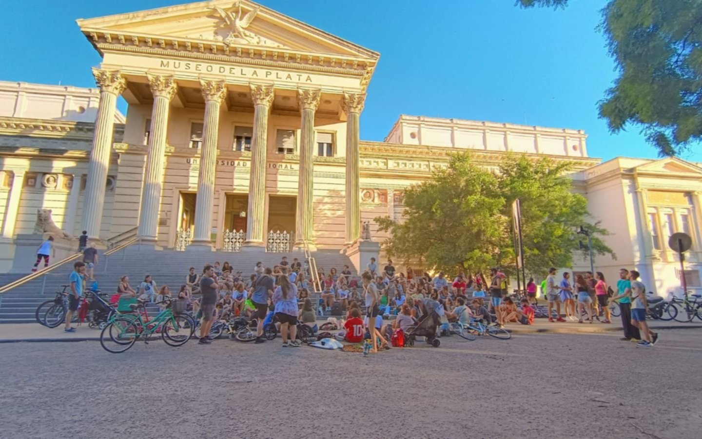 Becarios del Conicet La Plata: “La ciencia somos todos”
