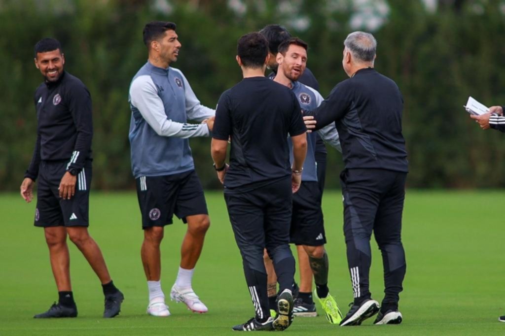 El Salvador se rindió a los pies de Lionel Messi