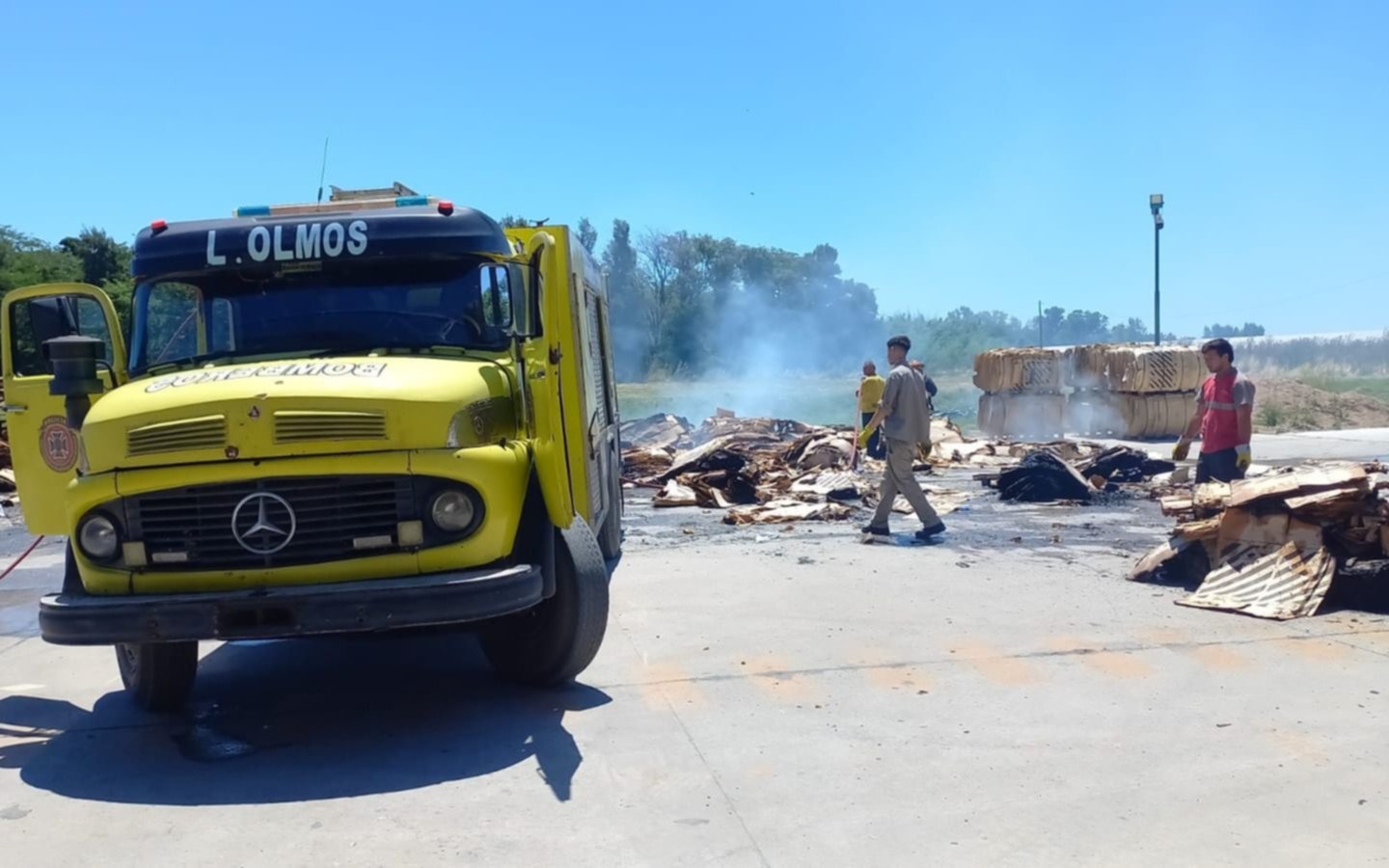 Alarma en La Plata por el incendio de una planta de residuos patogénicos 