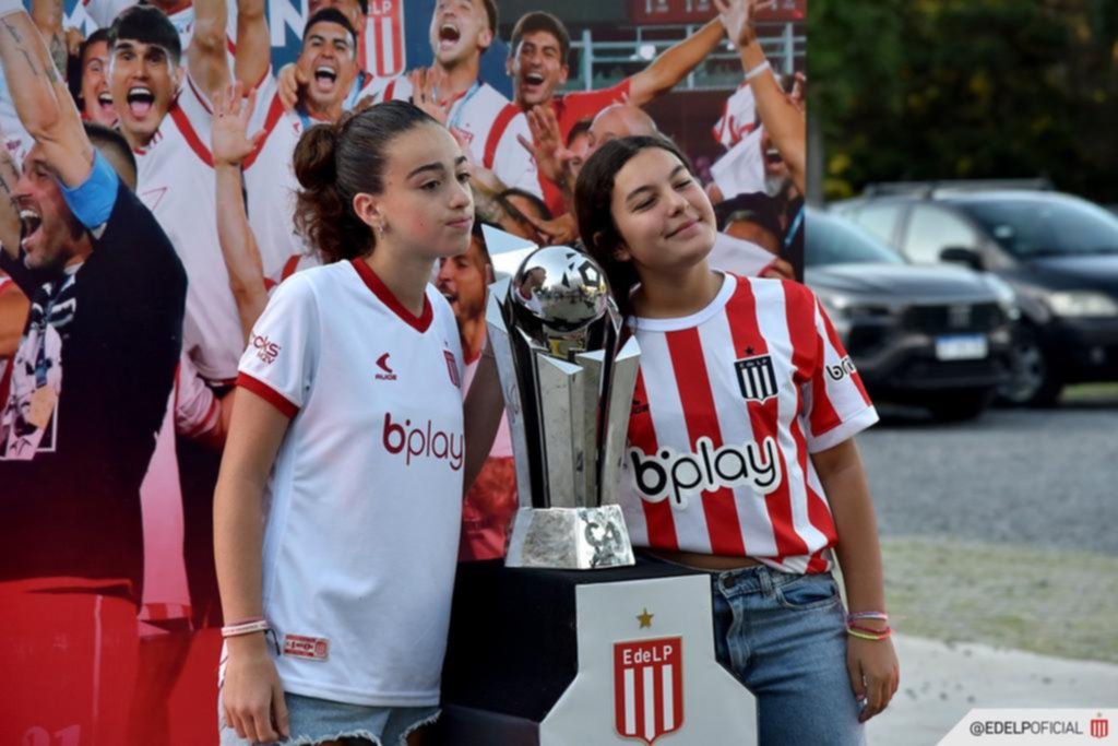 Una jornada a puro color: los hinchas, la Copa y el Pincha