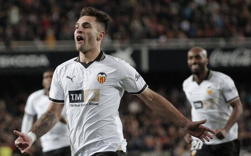Athletic Bilbao perdió ante Valencia y no pudo acercarse a Girona y Real Madrid que juegan hoy