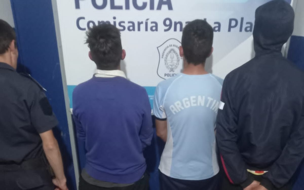 Detuvieron a tres personas que se hacían pasar por "trapitos" mientras jugaba Estudiantes en UNO
