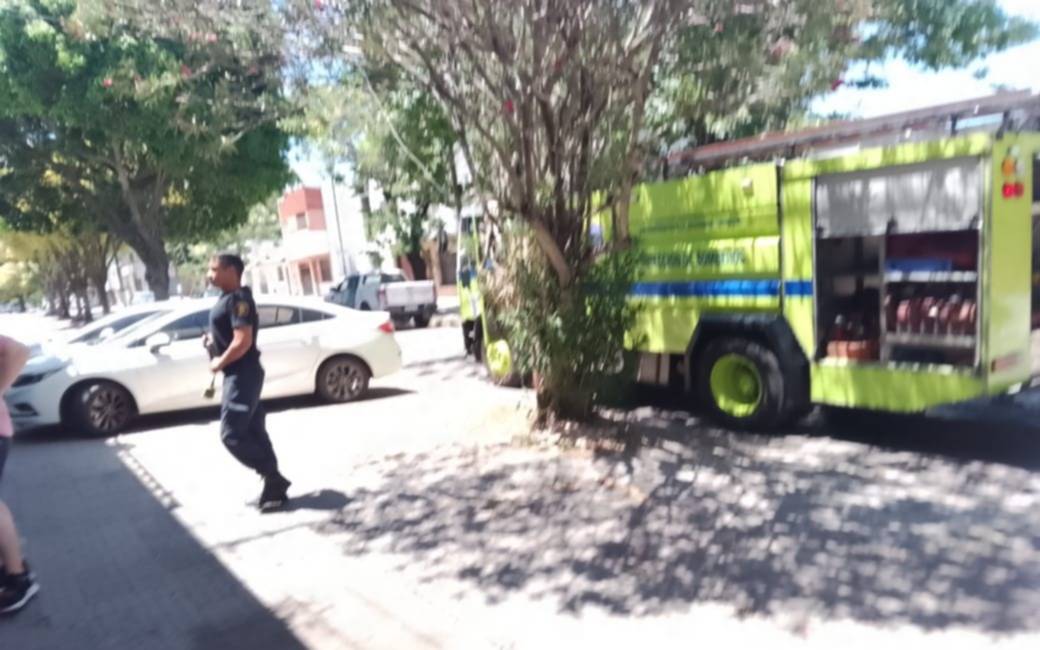 Tensión en 20 y 63: un bombero internado por inhalar gas tóxico