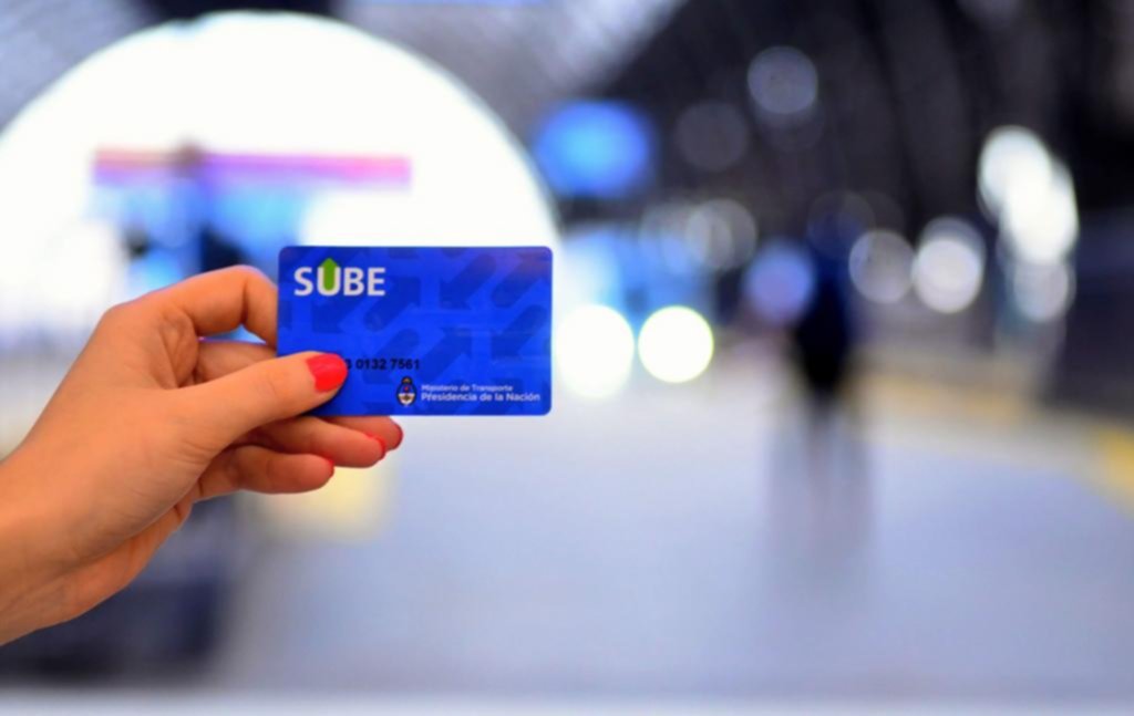 SUBE: múltiples quejas por problemas para registrar la tarjeta y en La Plata escasean los plásticos