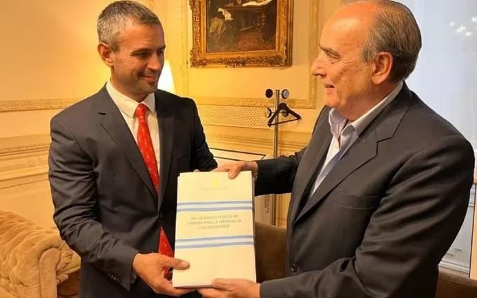 El Gobierno envió al Congreso la Ley Ómnibus de Milei: uno por uno, todos los cambios