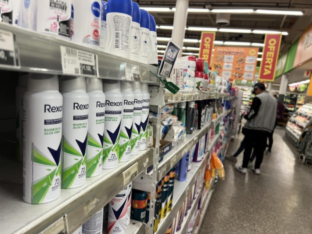 Un baño de realidad: el jabón y el shampú “limpian” los bolsillos