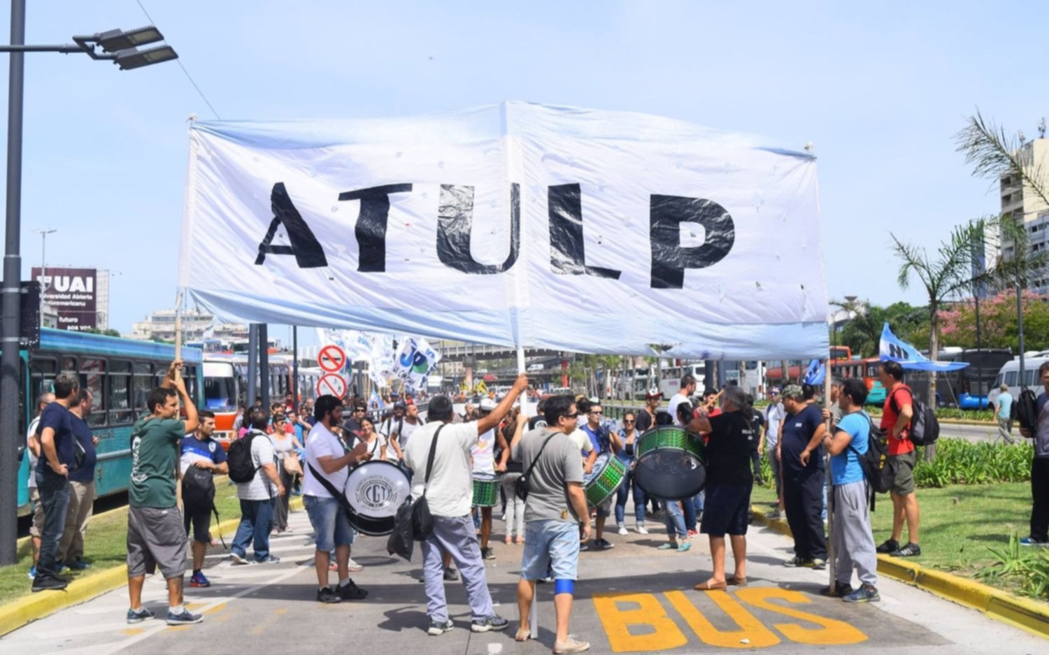 Los docentes de la UNLP se suman al paro de la CGT