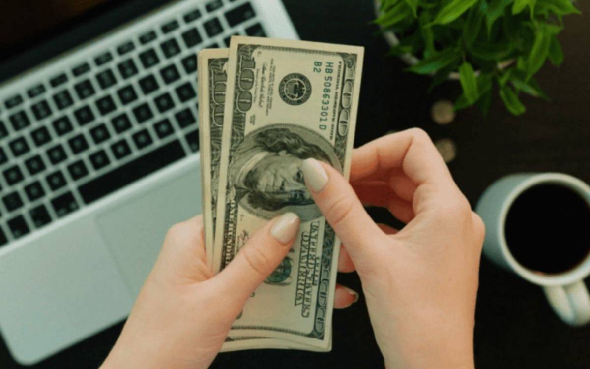 ¿Dónde puedo comprar dólares en un día de paro?