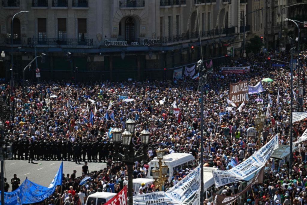 Protesta de la CGT: fuerte marcha y un paro a medias