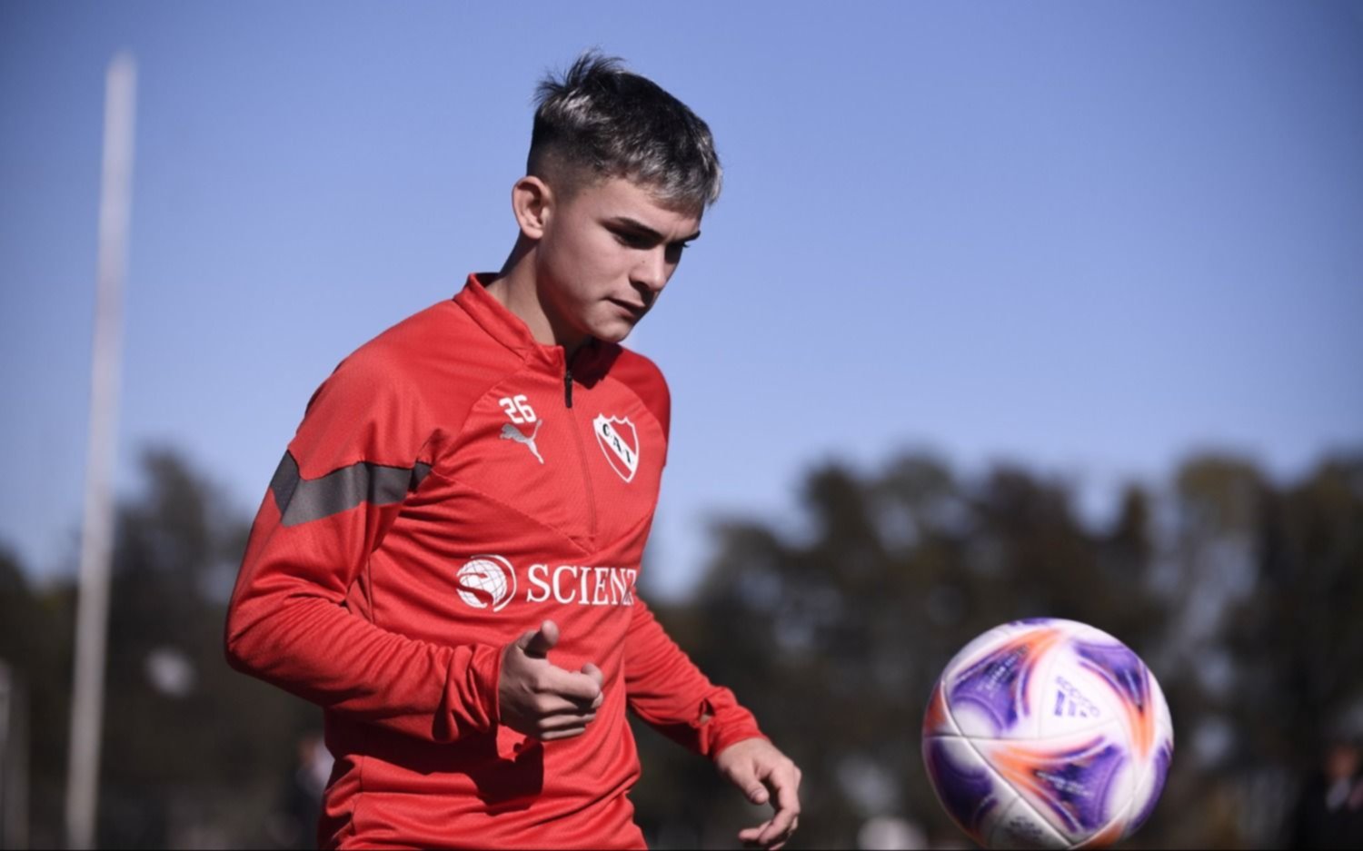 Santiago López no renovó y el Rojo lo mandó a la Reserva