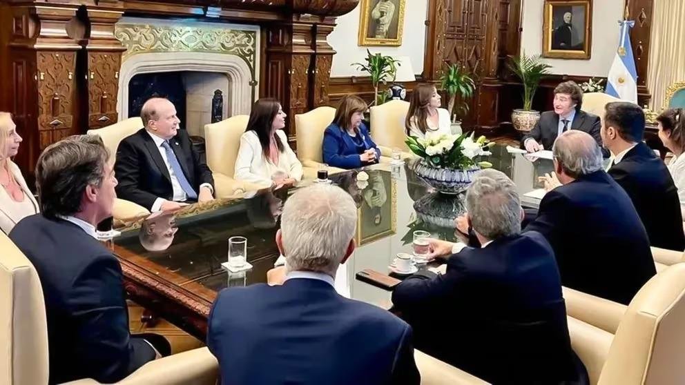 Milei vs. gobernadores: amenaza con cortarles fondos