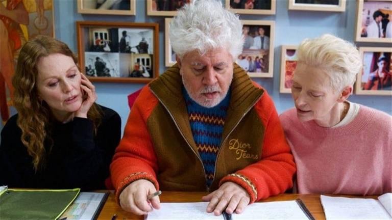 Swinton y Moore, en la película en inglés de Almodóvar