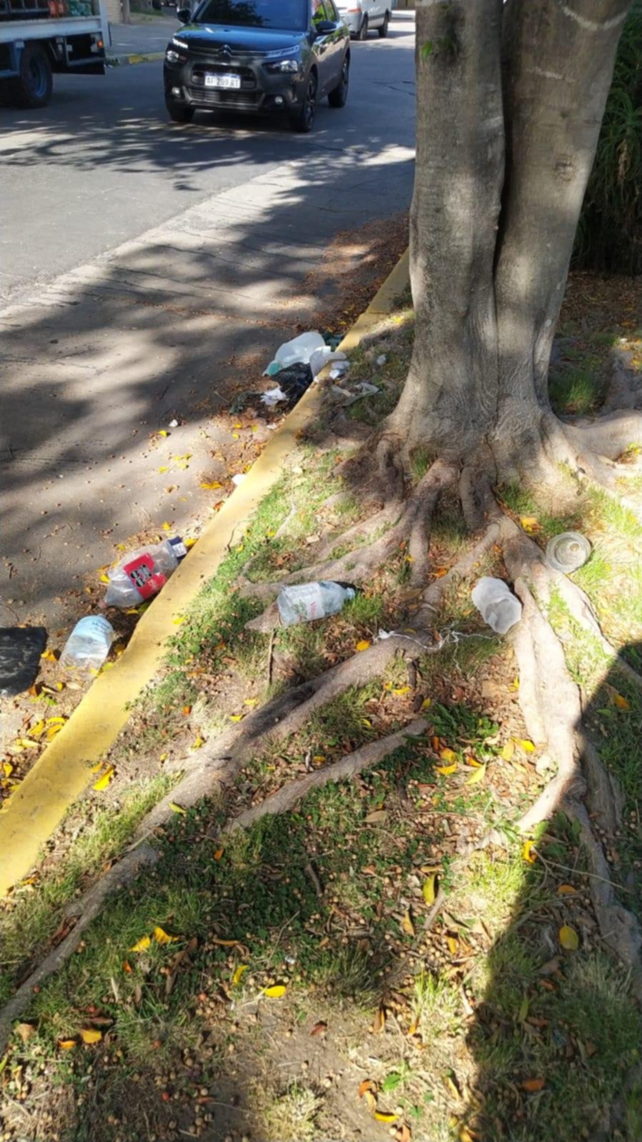 Residuos en la plazoleta de diagonal 75, 21 y 58
