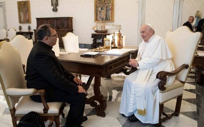 Reunión de Obispo de Quilmes y el Papa Francisco en el Vaticano