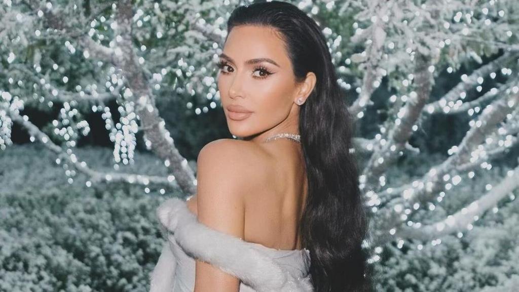 Kim Kardashian produce documental de Liz Taylor
