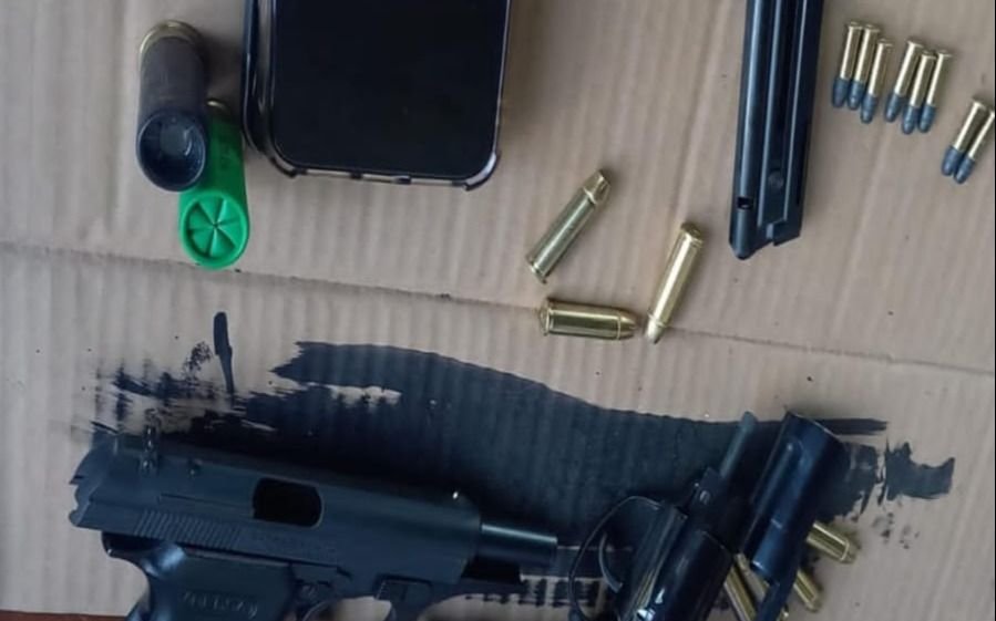 Otra denuncia a lo "far west" en La Plata: culatazos, armas, amenazas de muerte y un detenido
