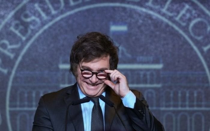 Ley Ómnibus: Milei respaldó a Francos ante sus ministros y confirmó que no coparticipará el impuesto PAIS