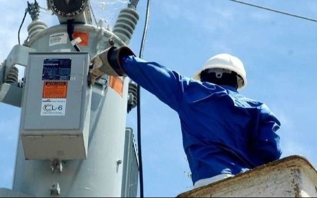 Con calor intenso, hubo varias zonas con cortes de luz