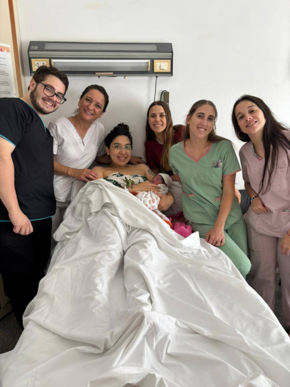 Julia, la primera beba platense del año nació en el hospital de Gonnet