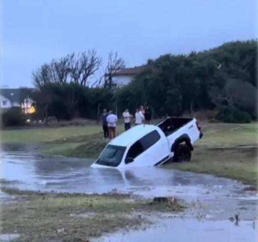 Hubo trastornos en zonas de Pinamar por las fuertes lluvias