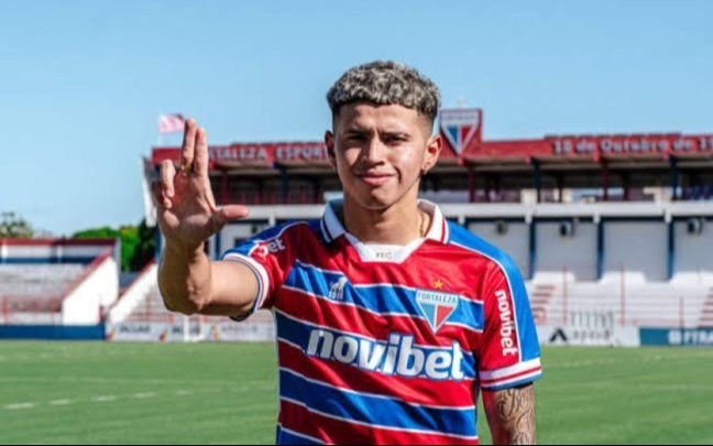 Imanol será refuerzo de Vélez y River espera por Martínez Quarta