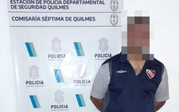 Hombre intenta asesinar a pareja y toma a hijos como rehenes