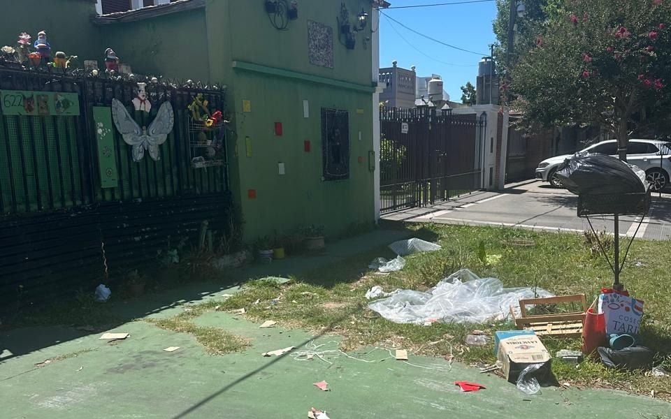 Reclamo por basura acumulada en San Carlos