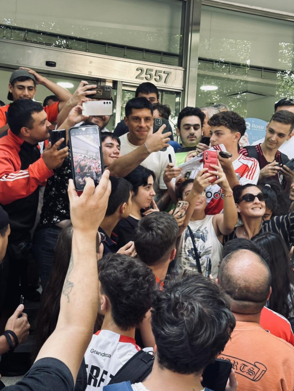 Enzo Pérez a River: oficio, voz de mando y algo más