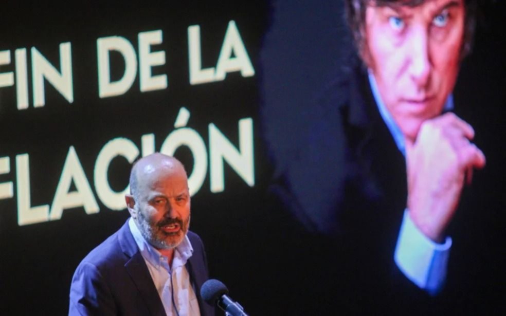 El Gobierno le renovará contratos a 40 mil empleados públicos pero sólo por 3 meses: deberán rendir examen