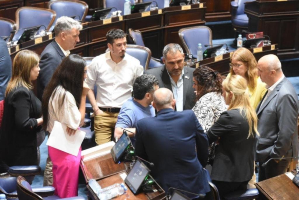 Kicillof prorrogó el Presupuesto y define cómo cobrará impuestos