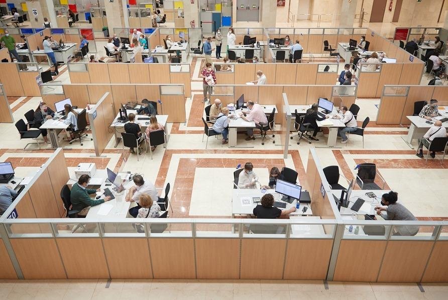 Renovarán el contrato de 40 mil empleados públicos nacionales