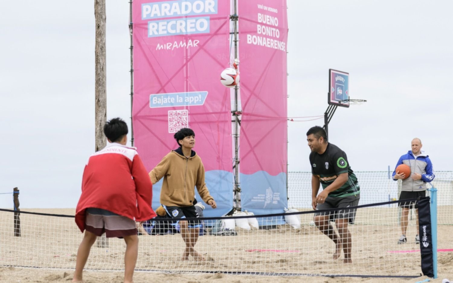 Provincia: inauguraron los paradores ReCreo en Miramar y Villa Gesell