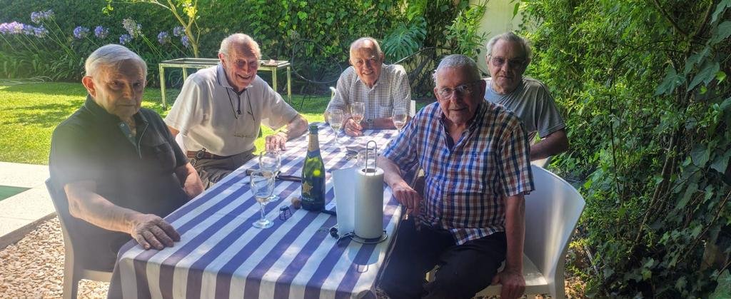 73 años y siguen contando